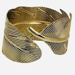 Vintage Oversized Leaf Flower Gold Tone Open Front Bangle Cuff Bracelet 8”